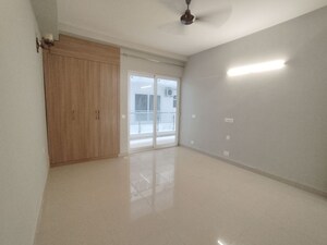 Room in 4 BHK Apartment at SS Linden, Sector 84 – for Sale