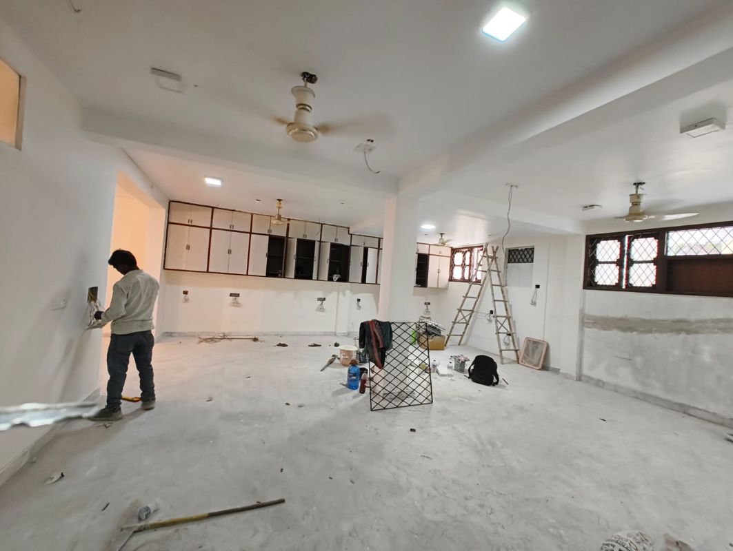 4 BHK + Pooja Room,Servant Room Builder Floor For Rent in Kalkaji