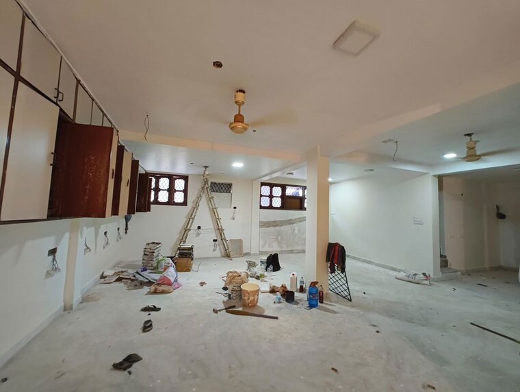 Living Room, kalkaji 4 Bedroom 300 Sq.Yd. Builder Floor In Kalkaji Delhi 10264287