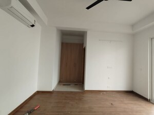 Room in 4 BHK Builder Floor at S S City Floors, Sector 84 – for Rent