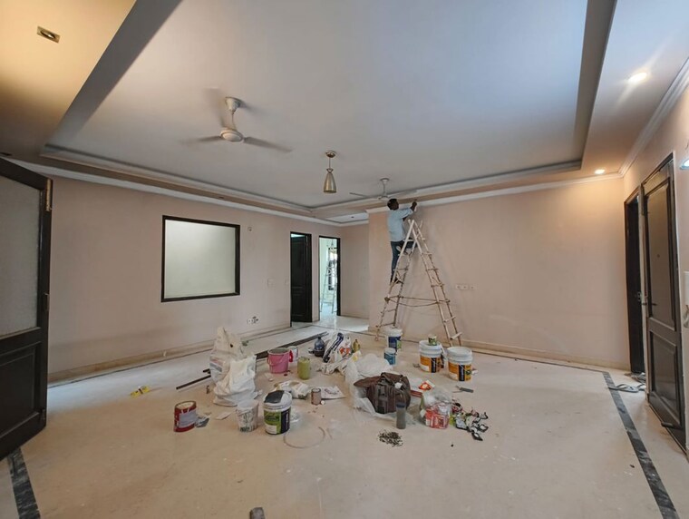 Room, kalkaji 4 Bedroom 300 Sq.Yd. Builder Floor In Kalkaji Delhi 10264312