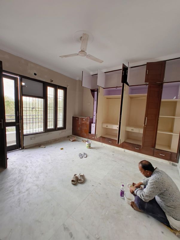4 BHK + Pooja Room,Servant Room Builder Floor For Rent in Kalkaji