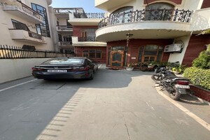 6+ BHK Independent House – Exterior View View at Sector 16 A - for Sale