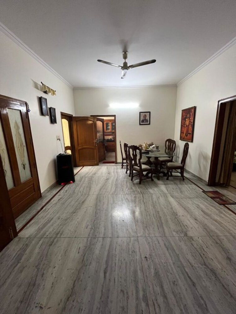 Bedroom, sector 16 a 6+ Bedroom 500 Sq.Yd. Independent House In Sector 16 A Faridabad 10251614