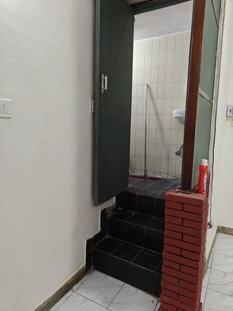 undefined, safdarjung enclave Commercial Office Space 2000 Sq.Ft. In Safdarjung Enclave Delhi 10264320