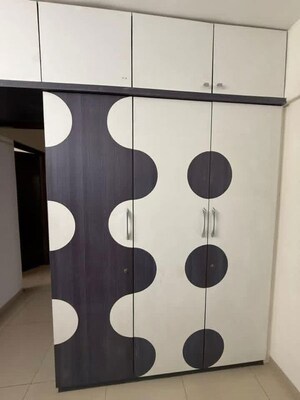 Team Area in 1 BHK Apartment at Viman Nagar – for Rent