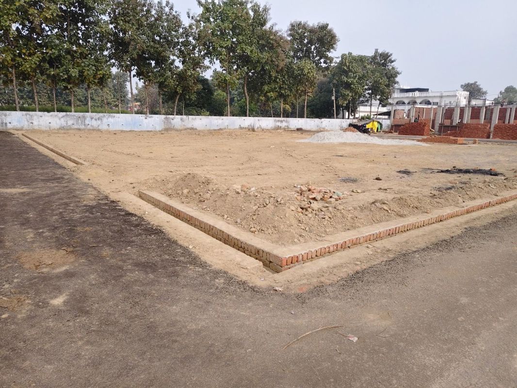Plot For Sale in Guramba