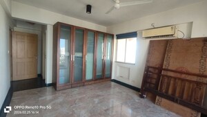 Room in 3 BHK Apartment at Hiranandani Gardens Glen Height, Powai – for Rent