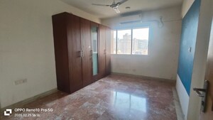 Room in 3 BHK Apartment at Hiranandani Gardens Glen Height, Powai – for Rent