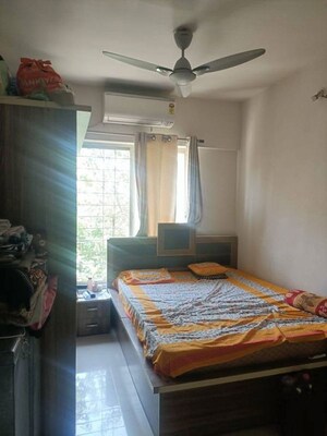 Bedroom in 3 BHK Apartment at Tingre Nagar – for Rent