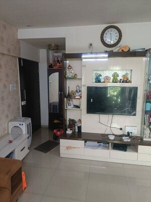 Furnished Amenities in 3 BHK Apartment at Tingre Nagar – for Rent