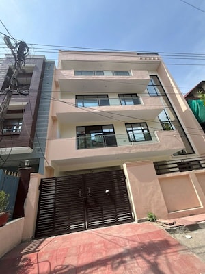 6+ BHK Independent House For Sale in RWA Apartments Sector 52, Sector 52