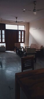 3 BHK + Servant Room 300 Sq.Ft. Builder Floor in Gold Souk Golf Links Plots