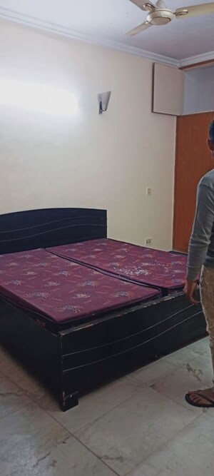 Bedroom in 3 BHK Builder Floor at Gold Souk Golf Links Plots, Sushant Lok I – for Rent