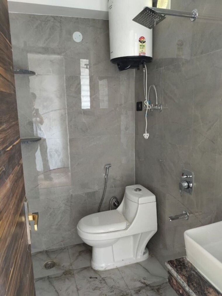 Bathroom, saket 1 Bedroom 500 Sq.Ft. Apartment In Saket Delhi 10264692
