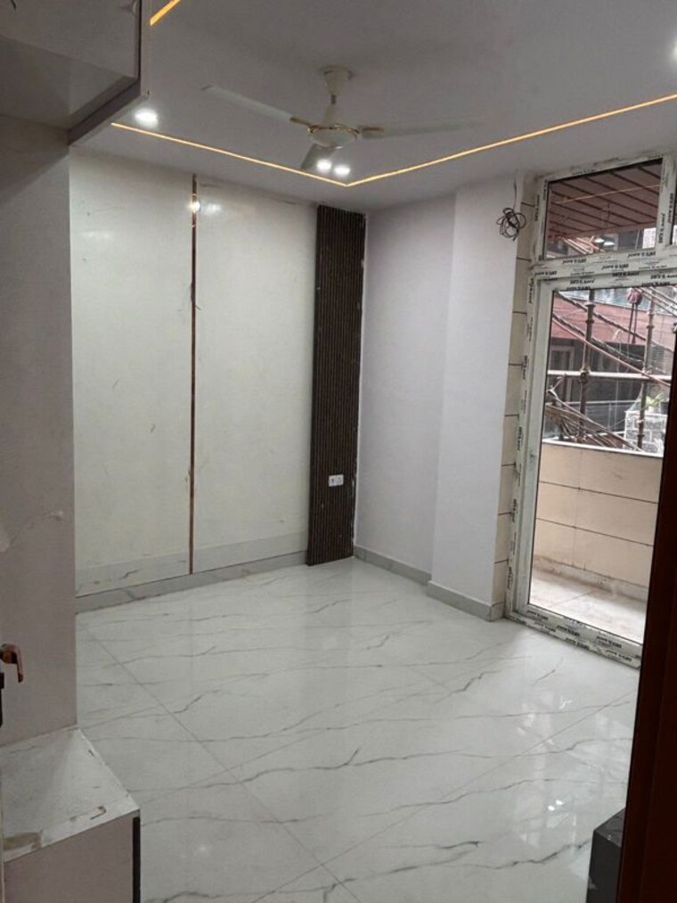Room, dwarka mor 3 Bedroom 900 Sq.Ft. Builder Floor In Dwarka Mor Delhi 10264702