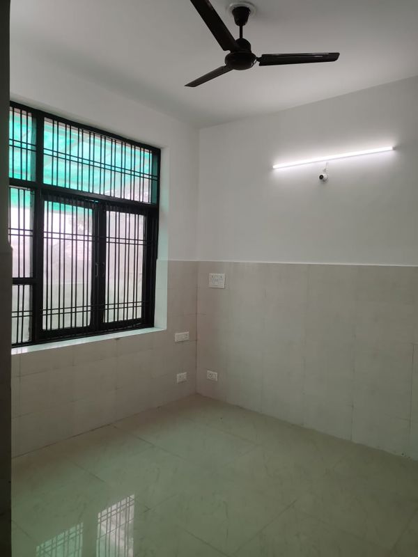 3 BHK + Pooja Room,Servant Room,Study Room Builder Floor For Sale in BPTP Park Elite Floors