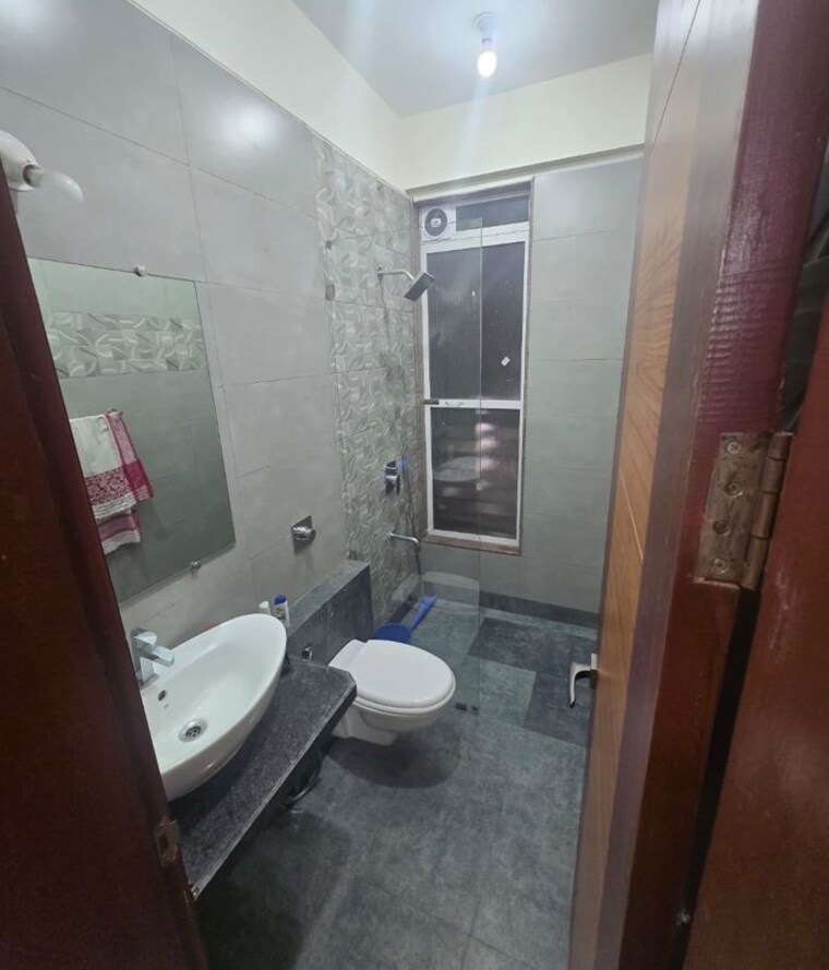 Bathroom, paradise-sai-world-empire 3 Bedroom 1650 Sq.Ft. Apartment In Kharghar Navi Mumbai 10264705