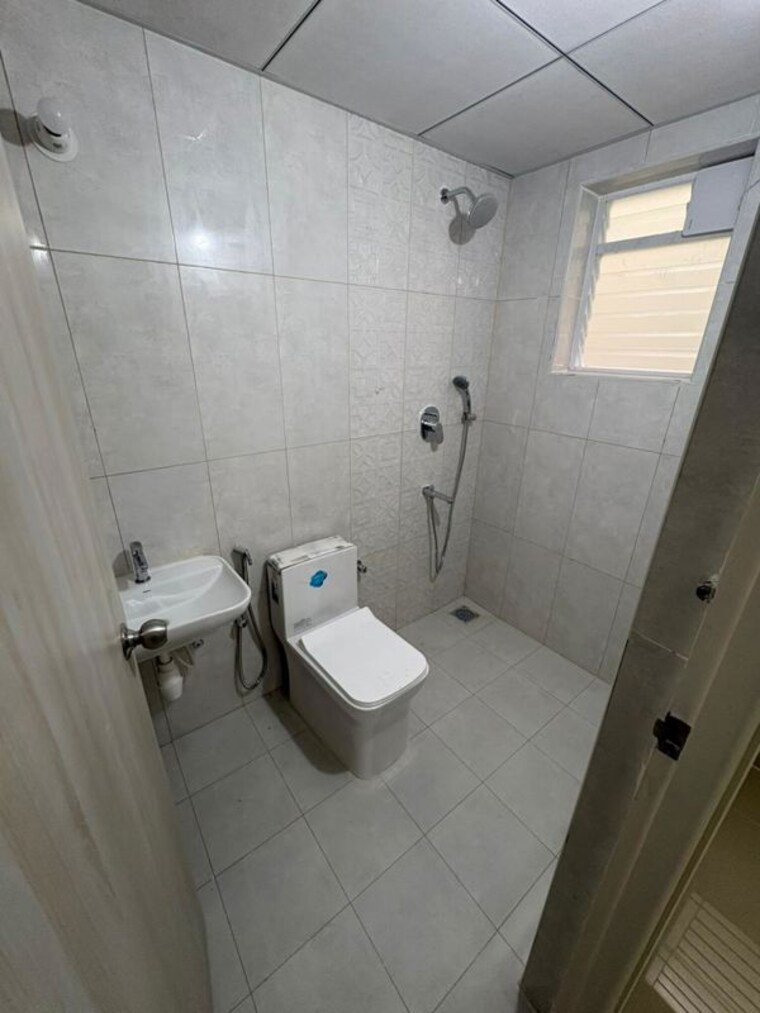Bathroom, ds-max-sahara-grand 2 Bedroom 1150 Sq.Ft. Apartment In Hosa Road Bangalore 10264861