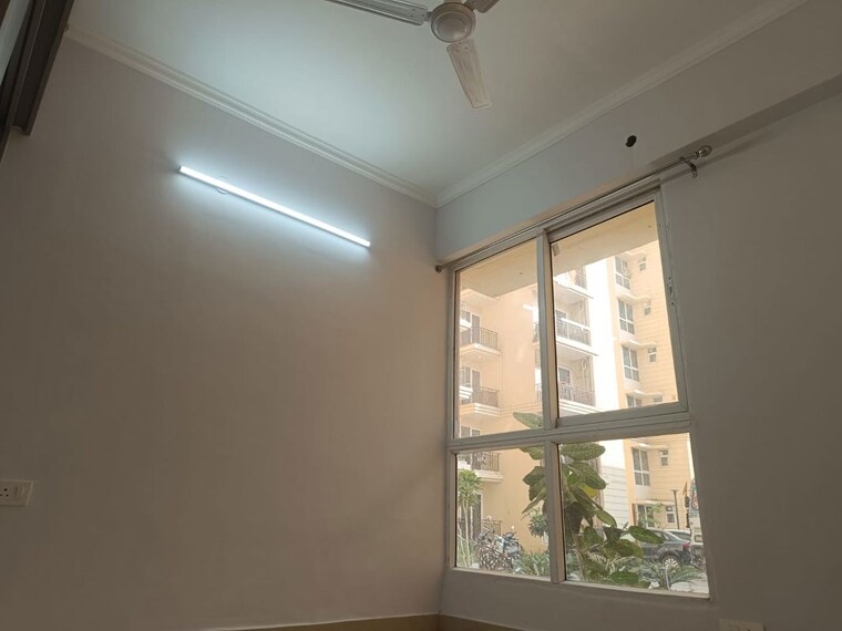 Room, signature-global-prime 2 Bedroom 800 Sq.Ft. Apartment In Sector 63a Gurgaon 10264673