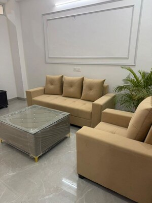 Furnished Amenities in 1 BHK Builder Floor at SAS Tower, Sector 38 – for Rent