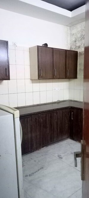 Kitchen in 3 BHK Builder Floor at DLF City Phase IV, Dlf Phase iv – for Rent