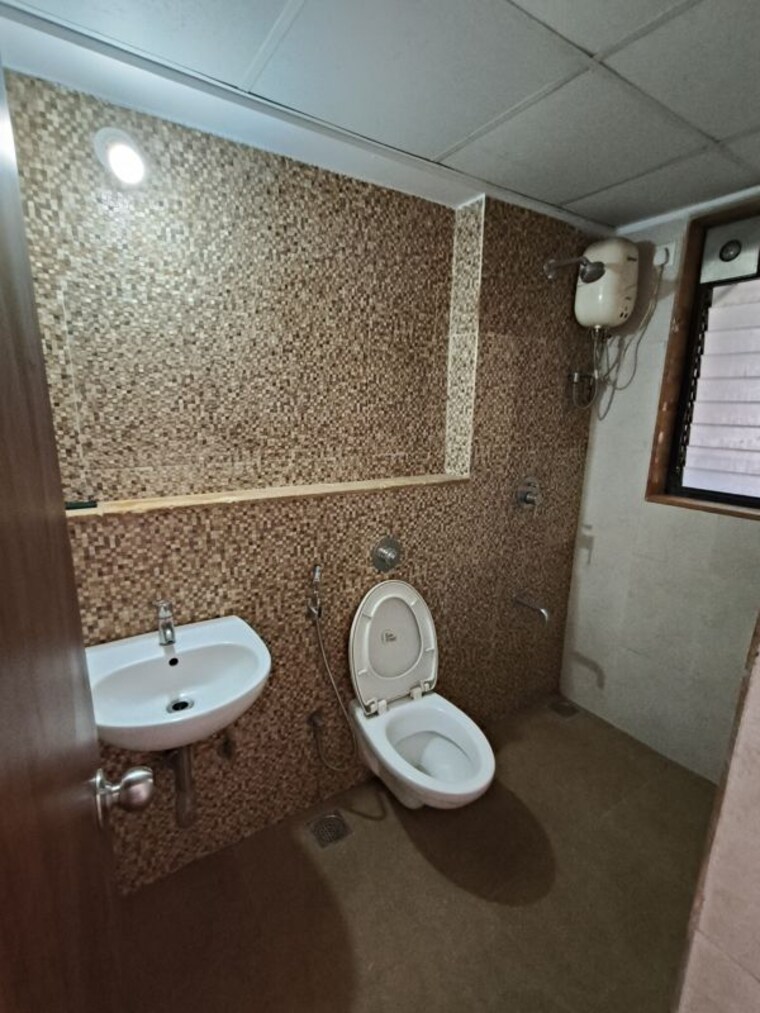 Bathroom, lodha-downtown 2 Bedroom 738 Sq.Ft. Apartment In Dombivli East Thane 10264872