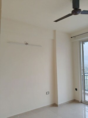 Room in 3 BHK Apartment at ROF Aalayas, Sector 102 – for Rent