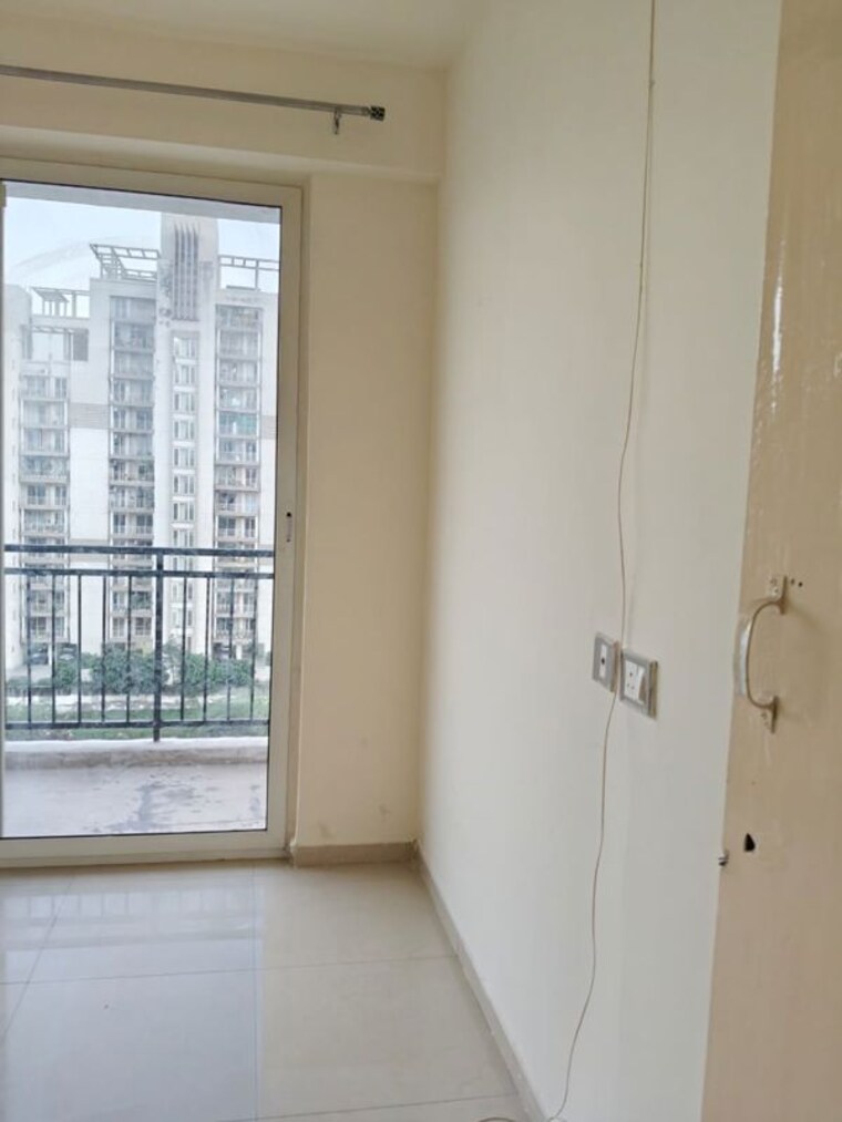 Room, rof-aalayas 3 Bedroom 800 Sq.Ft. Apartment In Sector 102 Gurgaon 10265169