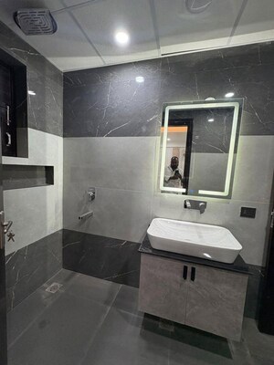 Attached Bathroom in 3 BHK Apartment at South City 1 – for Rent