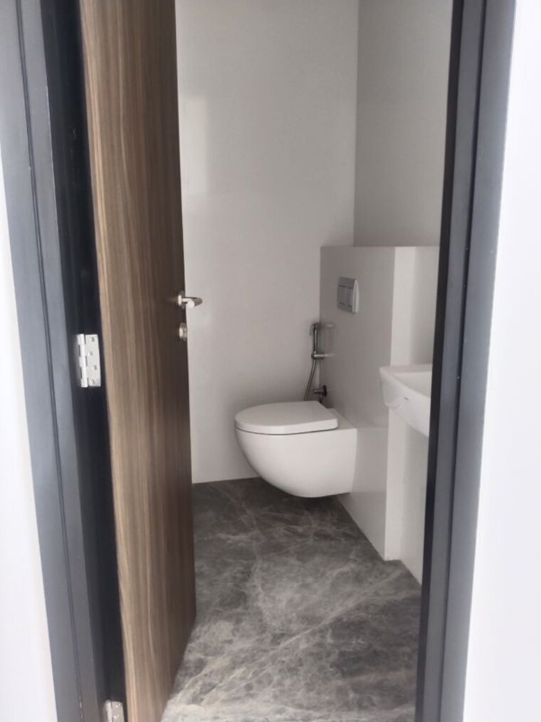 Bathroom, lodha-the-park-side 2 Bedroom 1000 Sq.Ft. Apartment In Worli Mumbai 10265048