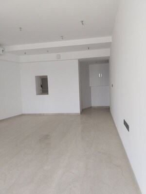 Room in 2 BHK Apartment at Lodha The Park Side, Worli – for Rent