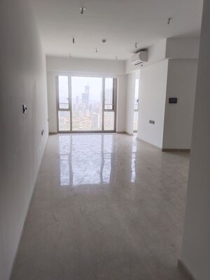 Room in 2 BHK Apartment at Lodha The Park Side, Worli – for Rent