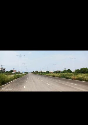 Plot Area in 6 BHK Villa at DLF Hyde Park, South Mullanpur – for Sale