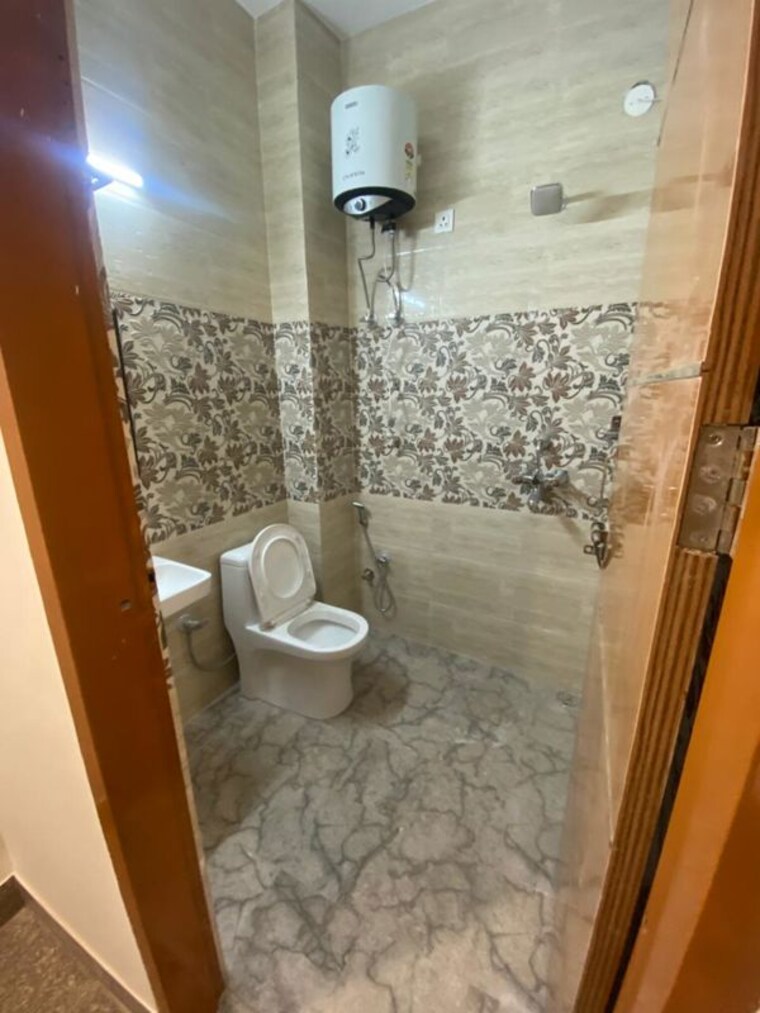 Bathroom, kohli-one-malibu-town 1 RK 100 Sq.Ft. Builder Floor In Sector 47 Gurgaon 10265322
