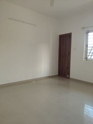 Room in 3 BHK Apartment at Vmaks Chalet, Electronic City Phase I – for Rent