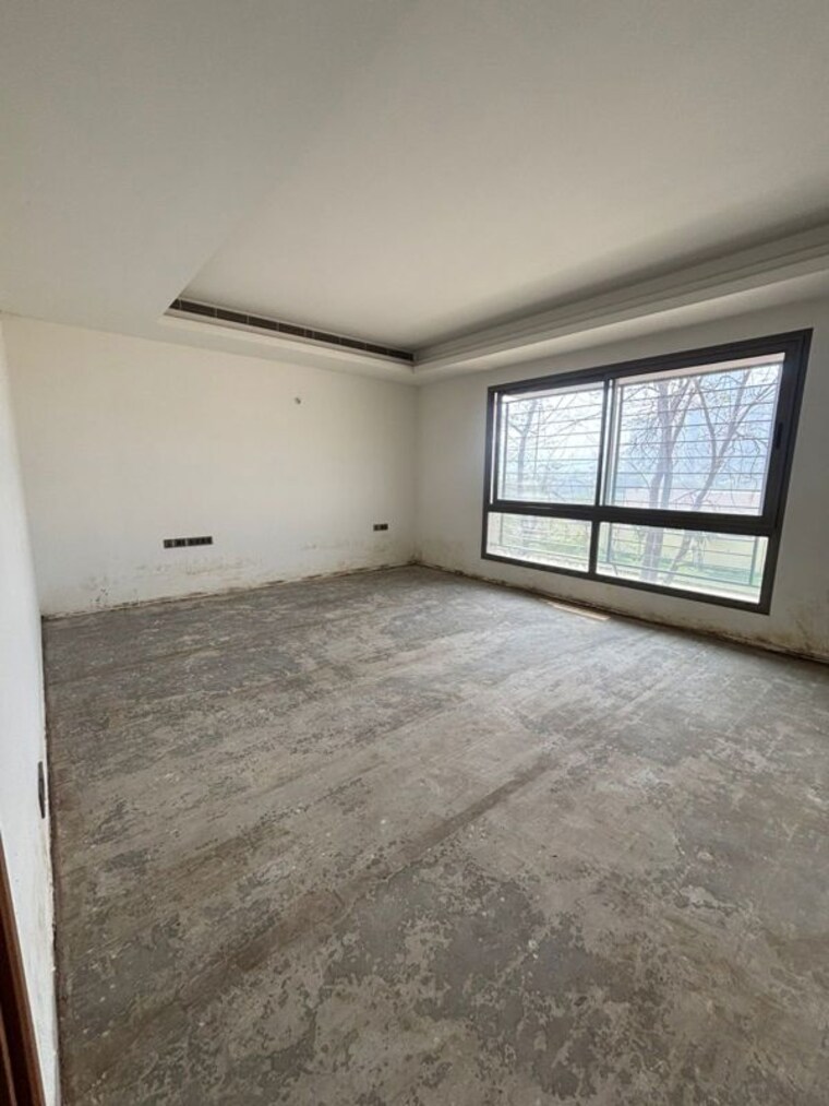 Room, unitech-uniworld-resorts-the-residences 5 Bedroom 6689 Sq.Ft. Villa In Sector 33 Gurgaon 10265337