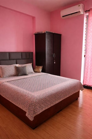 Bedroom in 3 BHK Apartment at Unitech Horizon, Pi Greater Noida – for Rent