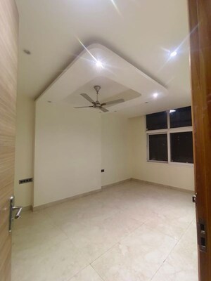 Room in 2 BHK Apartment at Pyramid Heights, Sector 85 – for Rent