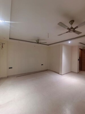 Room in 2 BHK Apartment at Pyramid Heights, Sector 85 – for Rent