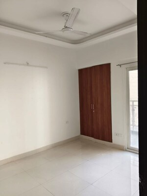 Room in 3 BHK Apartment at Samridhi Luxuriya Avenue, Sector 150 – for Rent