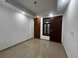 Room in 2 BHK Apartment at Saket – for Rent