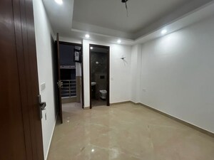 Room in 2 BHK Apartment at Saket – for Rent
