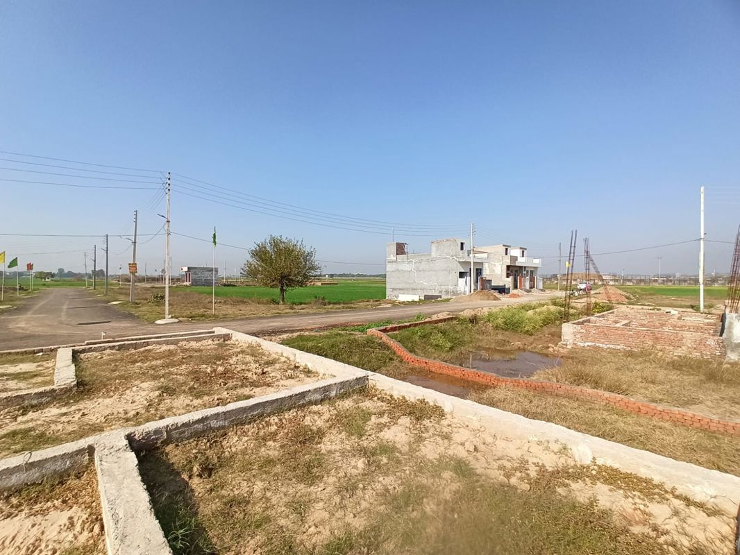 Plot For Sale in Wave City