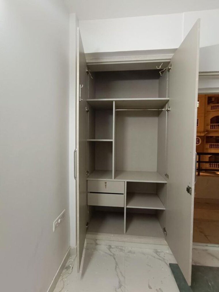 Bathroom, purvanchal-royal-city 3 Bedroom 1825 Sq.Ft. Apartment In Chi V Greater Noida Greater Noida 10265577