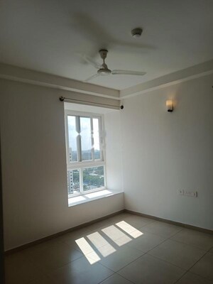 Room in 2 BHK Apartment at Bhartiya City Nikoo Homes II, Thanisandra Main Road – for Rent