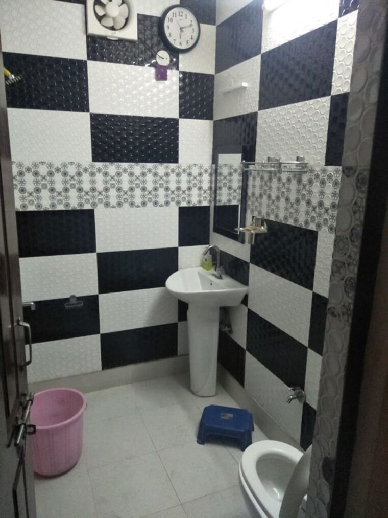 Attached Bathroom, savitri nagar 2 Bedroom 1200 Sq.Ft. Builder Floor In Savitri Nagar Delhi 10265904
