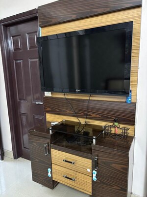 Furnished Amenities in 5 BHK Builder Floor at Ramprastha Greens, Vaishali Sector 7 – for Sale