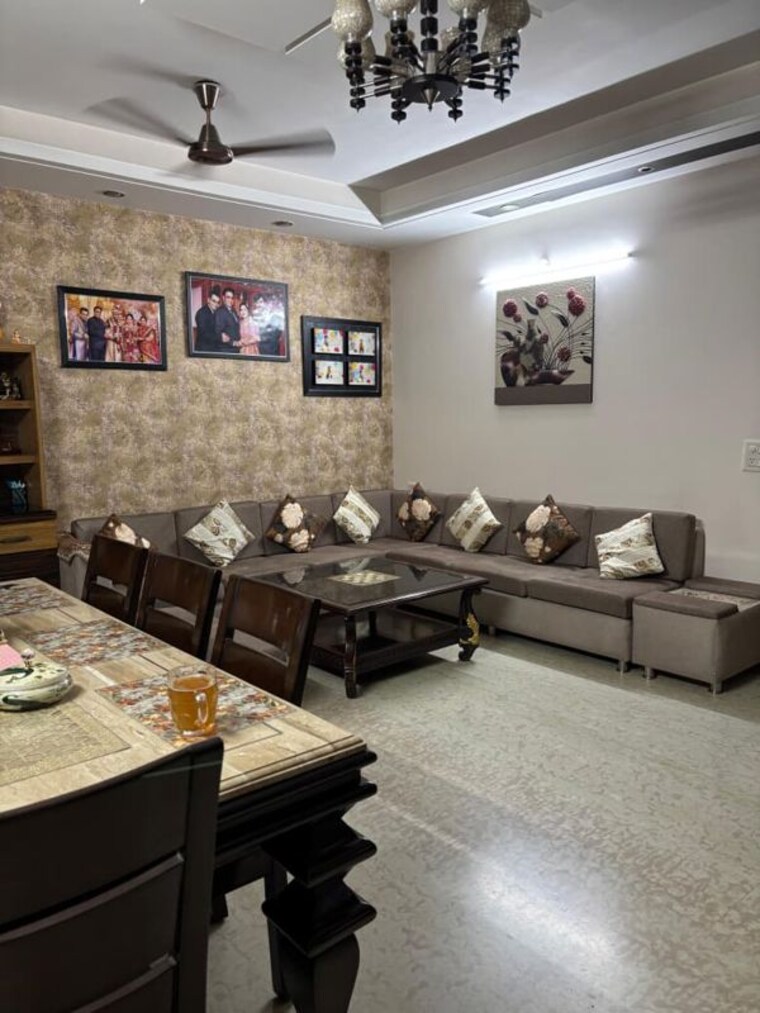 Living Room, ramprastha-greens 5 Bedroom 3600 Sq.Ft. Builder Floor In Vaishali Sector 7 Ghaziabad 10255855