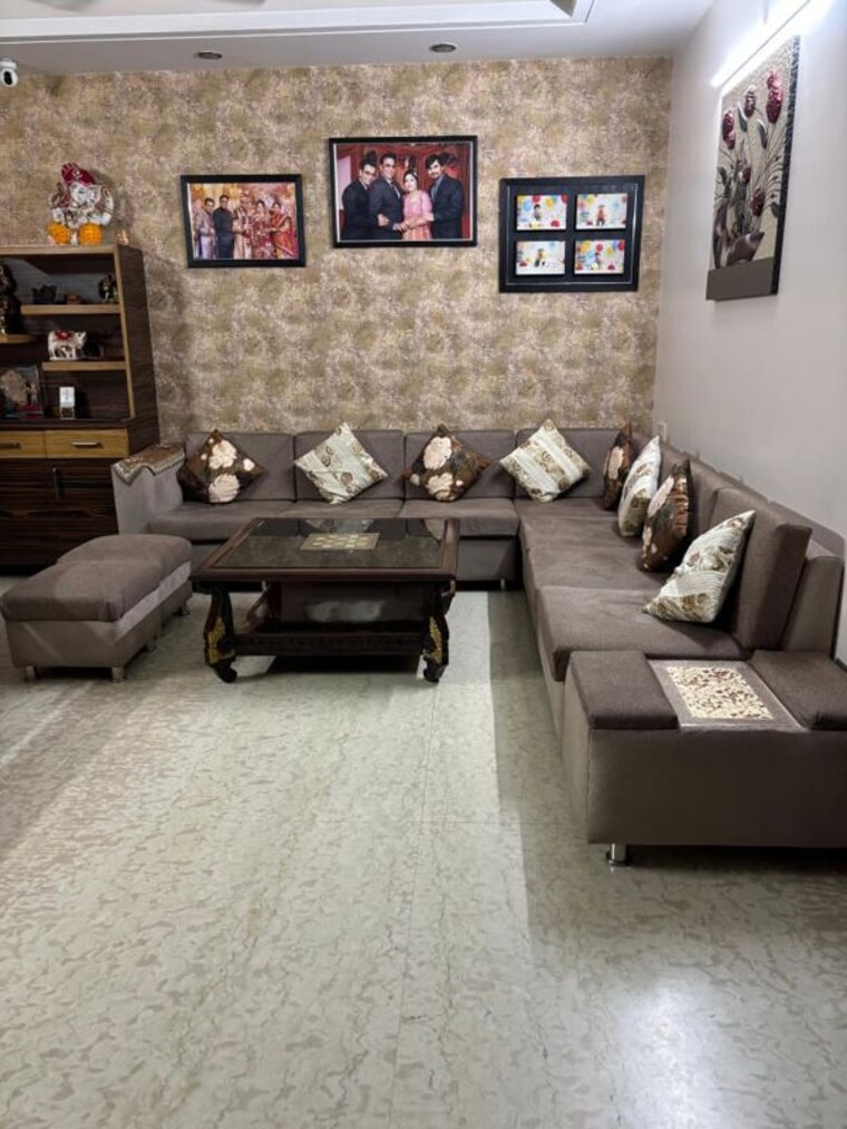 Living Room, ramprastha-greens 5 Bedroom 3600 Sq.Ft. Builder Floor In Vaishali Sector 7 Ghaziabad 10255855